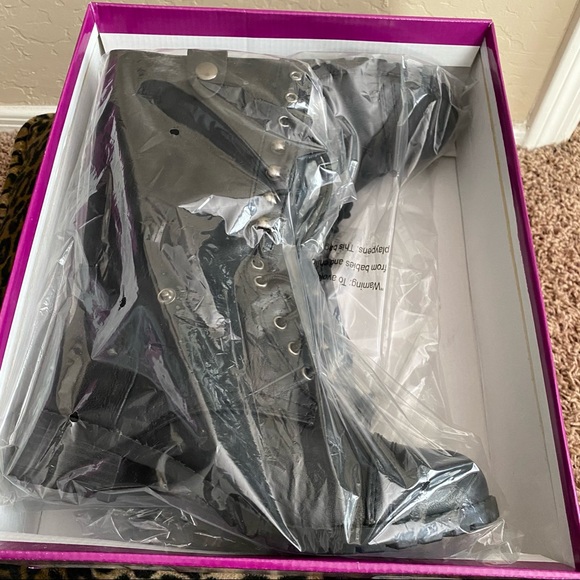 Soda Lace Up Boots - Picture 7 of 8